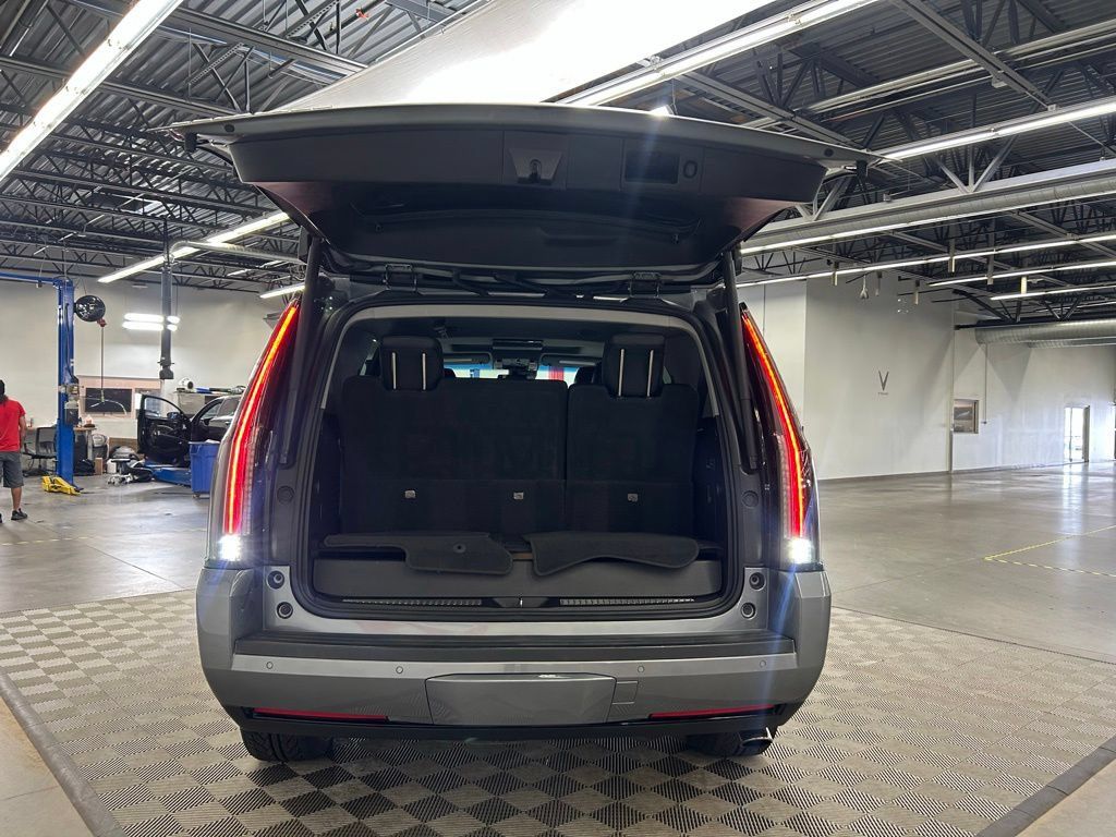Used 2019 Cadillac Escalade Premium Luxury RWD image 11