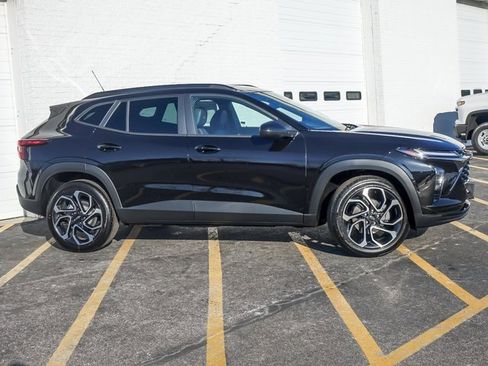 New 2026 Chevrolet Trax RS w/ Sunroof Package image 5