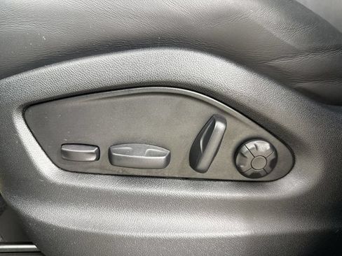 Certified 2025 Porsche Cayenne S AWD/4WD image 40