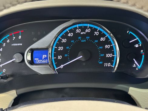 Used 2011 Toyota Sienna XLE FWD image 34