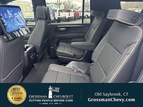 New 2026 Chevrolet Suburban Premier AWD/4WD image 17