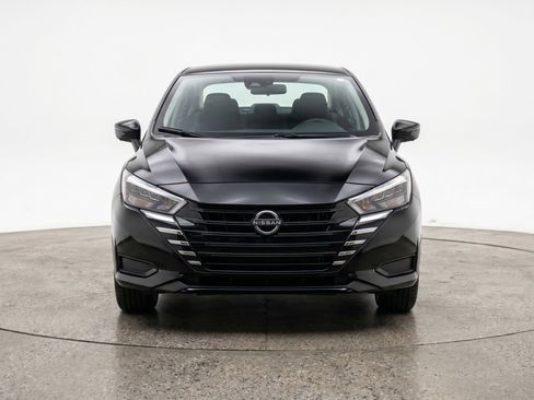 Used 2025 Nissan Versa SV FWD image 2