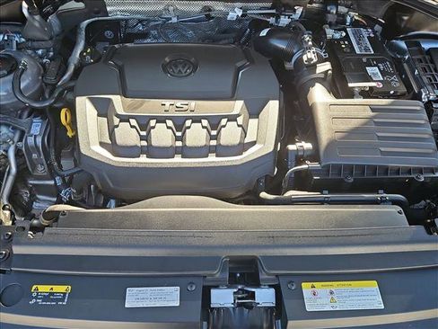 Used 2023 Volkswagen Tiguan SE R-Line image 25