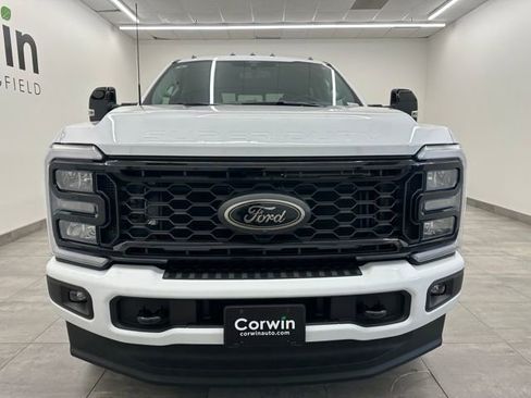 New 2026 Ford F350 Lariat w/ Black Appearance Package image 7