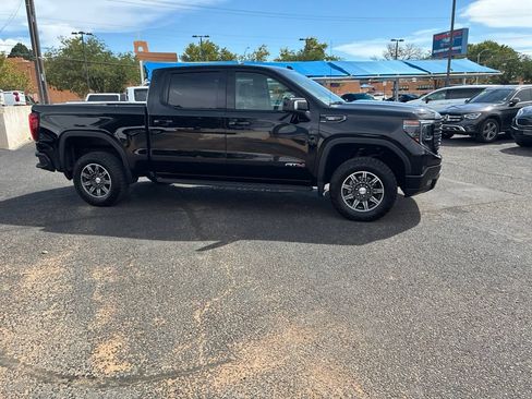 Used 2024 GMC Sierra 1500 AT4 w/ Technology Package AWD/4WD image 5