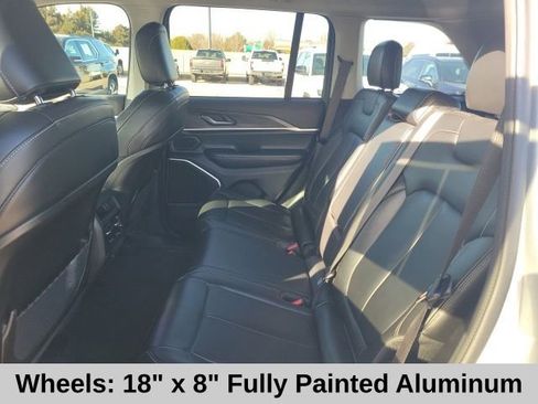 Used 2022 Jeep Grand Cherokee Limited image 17