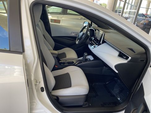 Used 2025 Toyota Corolla SE FWD image 30