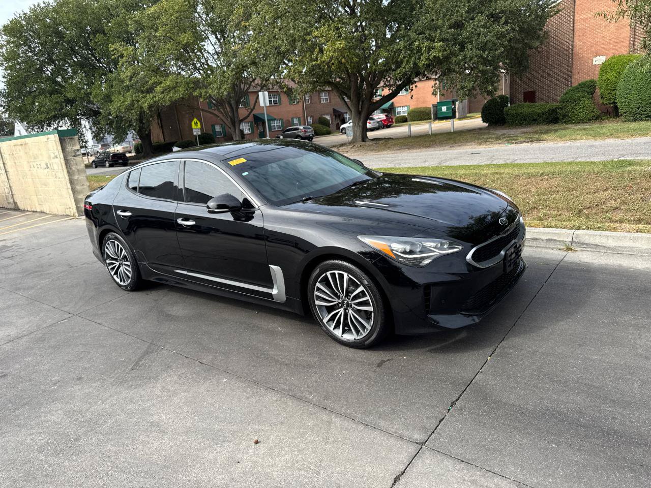 Used 2018 Kia Stinger Premium RWD image 2