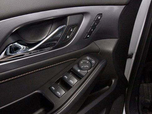 Used 2020 Chevrolet Traverse Premier w/ Redline Edition image 12