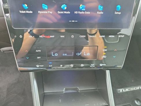 Used 2024 Hyundai Tucson Limited image 23