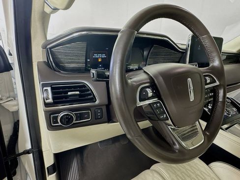 Used 2020 Lincoln Navigator L Black Label w/ Cargo Convenience Package AWD/4WD image 11
