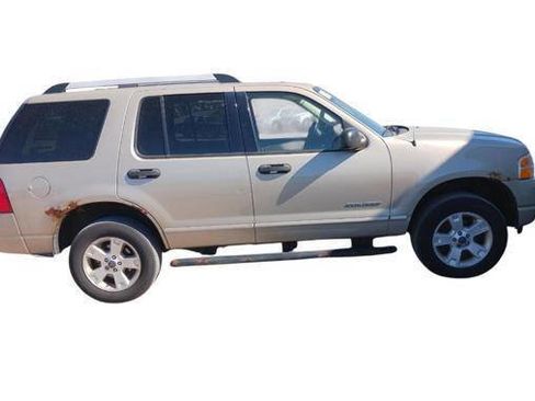 Used 2005 Ford Explorer Sport XLT AWD/4WD image 7