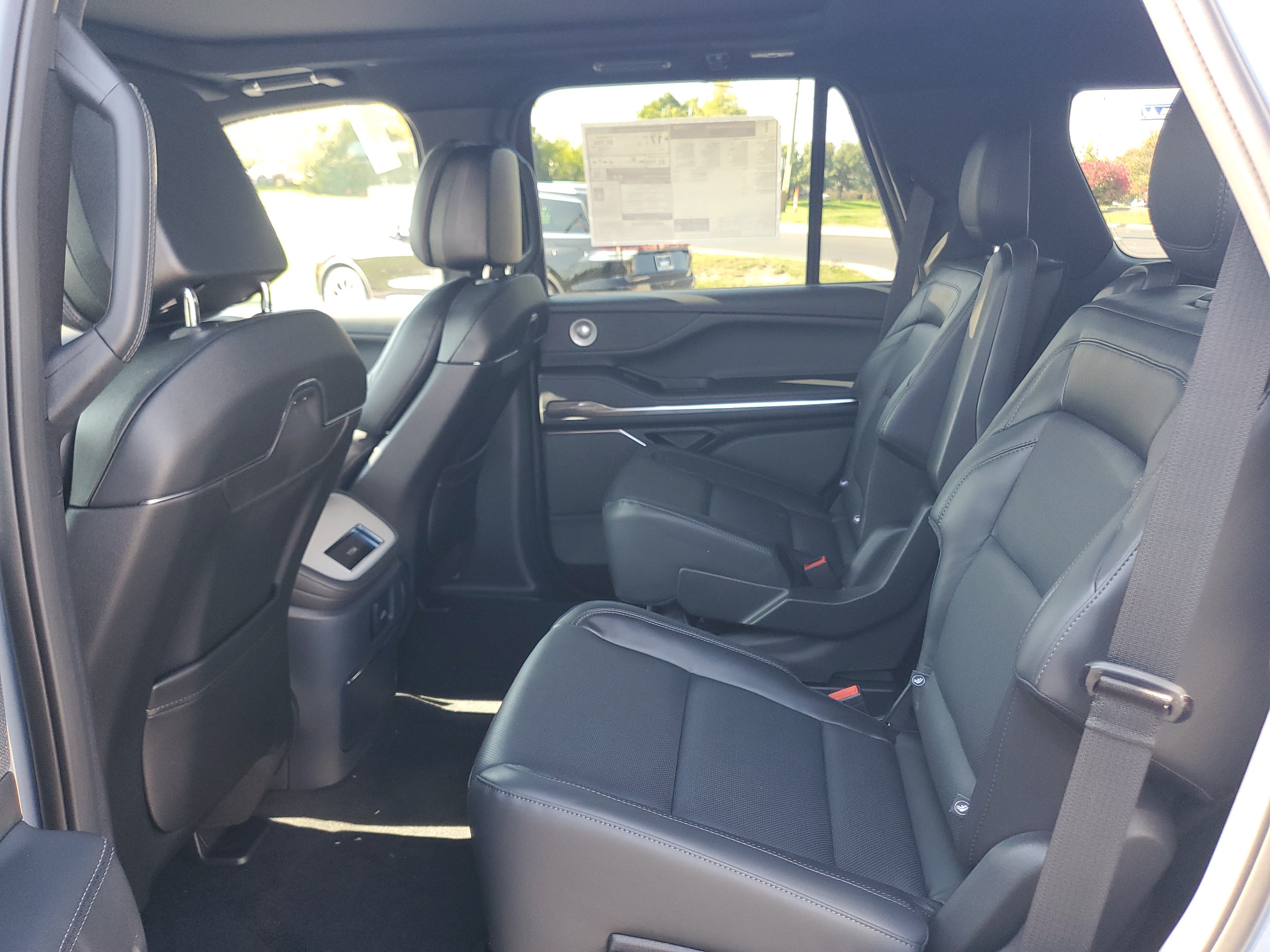New 2027 Lincoln Navigator Reserve w/ Jet Appearance Package AWD/4WD image 27