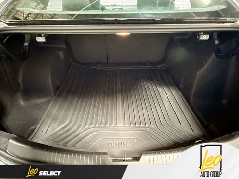 Used 2021 Chevrolet Malibu LT image 25