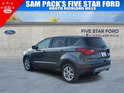 Used 2019 Ford Escape SE FWD image 7
