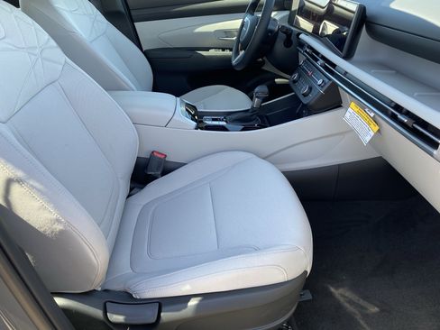 Certified 2026 Hyundai Tucson SE image 11