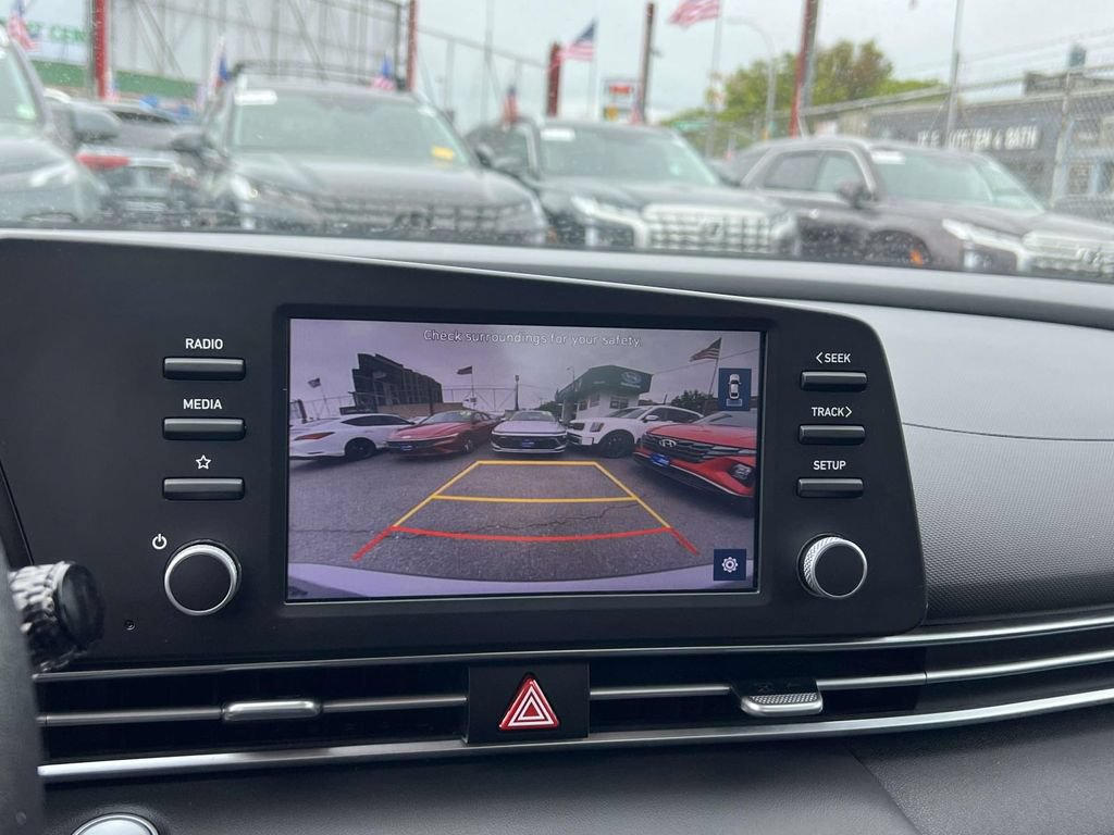 Used 2023 Hyundai Elantra SEL w/ Preferred Accessory Package FWD image 28
