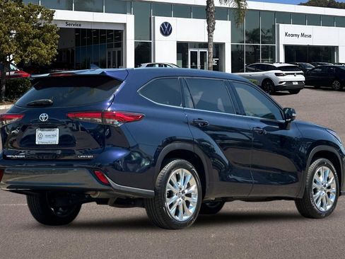 Used 2020 Toyota Highlander Limited FWD image 4