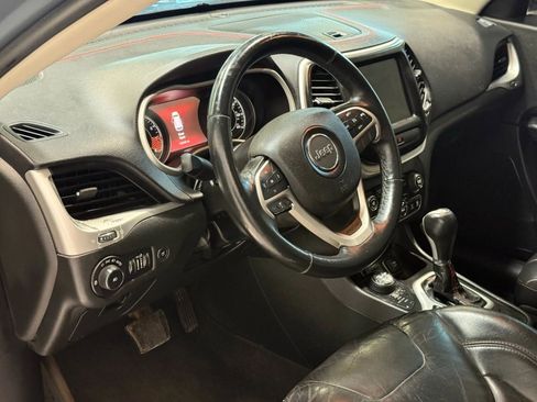 Used 2015 Jeep Cherokee Trailhawk w/ Comfort/Convenience Group image 12