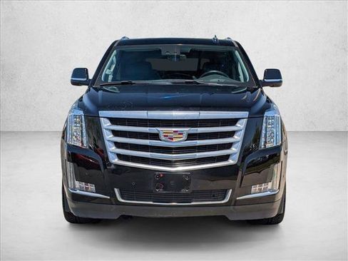 Used 2020 Cadillac Escalade ESV Luxury RWD image 2