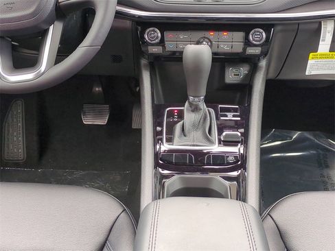 New 2026 Jeep Compass Latitude image 19