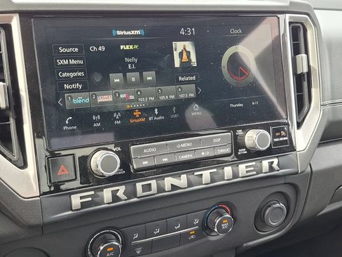 Used 2025 Nissan Frontier SV RWD image 17