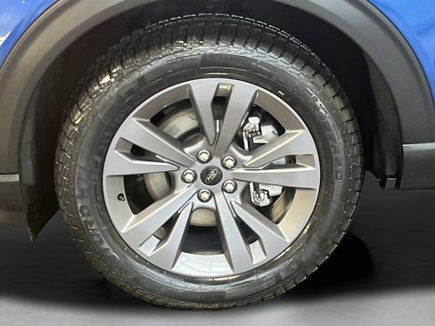 Used 2022 Ford Explorer XLT w/ Equipment Group 202A image 33