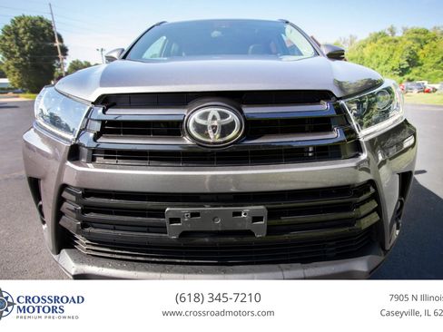 Used 2019 Toyota Highlander SE AWD/4WD image 9