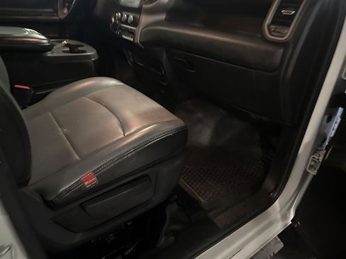 Used 2021 RAM 2500 Tradesman w/ Chrome Appearance Group image 16