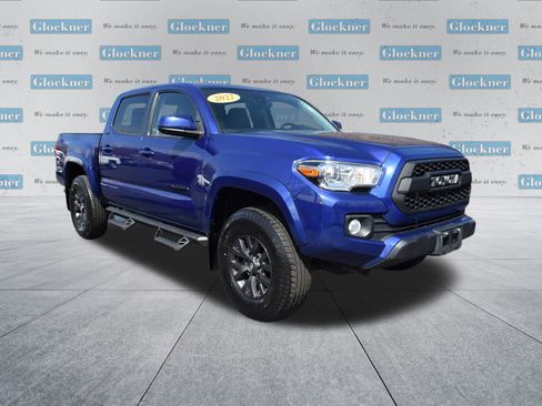Used 2022 Toyota Tacoma SR5 w/ Black Out Package (TMS) image 3