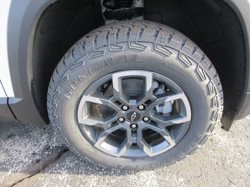 New 2026 Chevrolet Equinox ACTIV w/ Convenience Package III image 10