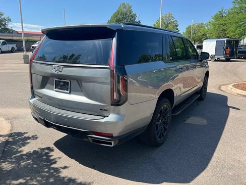 Used 2023 Cadillac Escalade ESV Premium Luxury AWD/4WD image 5