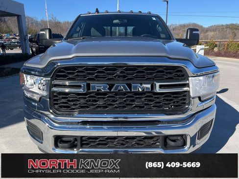 Used 2024 RAM 3500 Tradesman w/ Chrome Appearance Group image 31