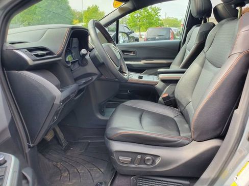 Used 2023 Toyota Sienna XSE w/ XSE Plus Package AWD/4WD image 19