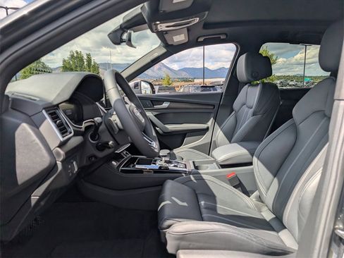 Used 2024 Audi Q5 e Premium Plus image 10
