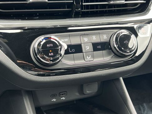 New 2026 Buick Envista Sport Touring w/ Convenience II Package FWD image 19