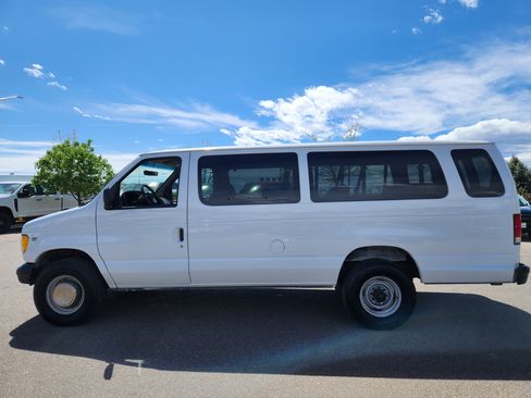 Used 2000 Ford E-350 and Econoline 350 Club Wagon image 4