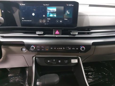 New 2026 Kia Carnival LXS image 21