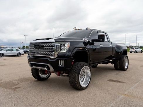 Used 2020 GMC Sierra 3500 Denali w/ Denali Ultimate Package AWD/4WD image 3