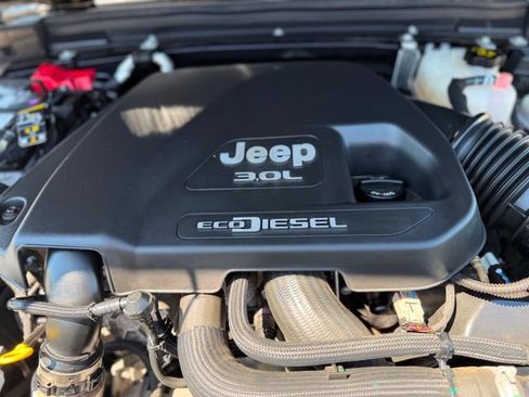 Used 2020 Jeep Wrangler Unlimited Sport S AWD/4WD image 39