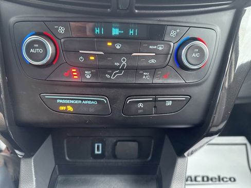 Used 2017 Ford Escape Titanium image 34