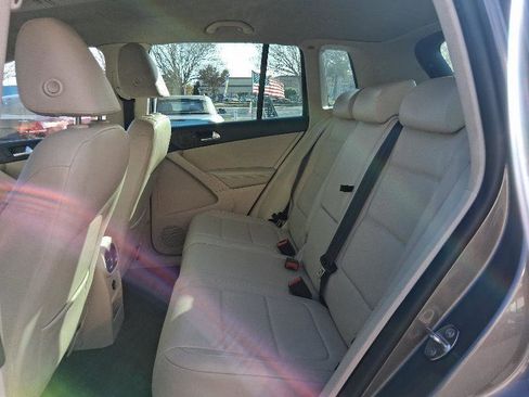Used 2011 Volkswagen Tiguan S image 15