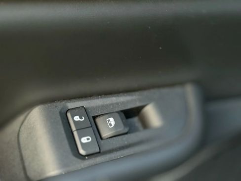 Used 2023 Jeep Grand Cherokee Limited w/ Luxury Tech Group II image 39