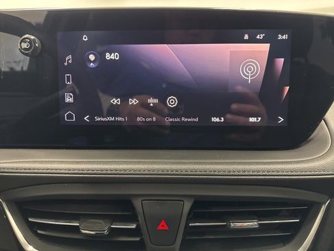 Used 2024 Buick Encore GX Sport Touring image 15