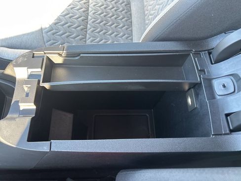 Used 2022 Chevrolet Equinox LS image 37