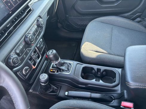 Used 2025 Jeep Wrangler Unlimited Sahara AWD/4WD image 41