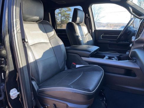 Used 2022 RAM 2500 Laramie w/ Night Edition image 11