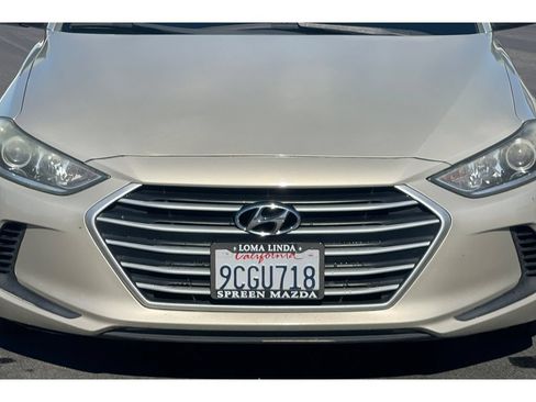 Used 2017 Hyundai Elantra SE FWD image 14