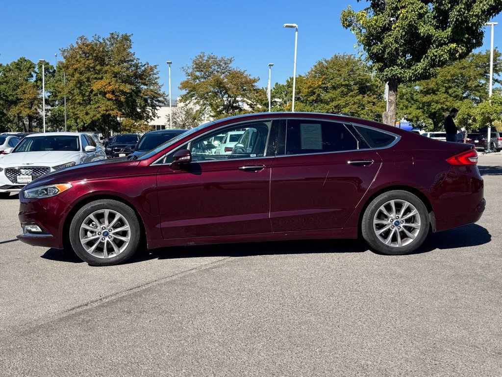Used 2017 Ford Fusion SE w/ Fusion SE Technology Package FWD image 5