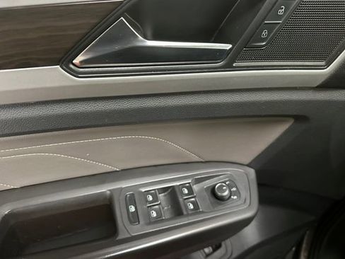 Used 2021 Volkswagen Atlas SE image 12